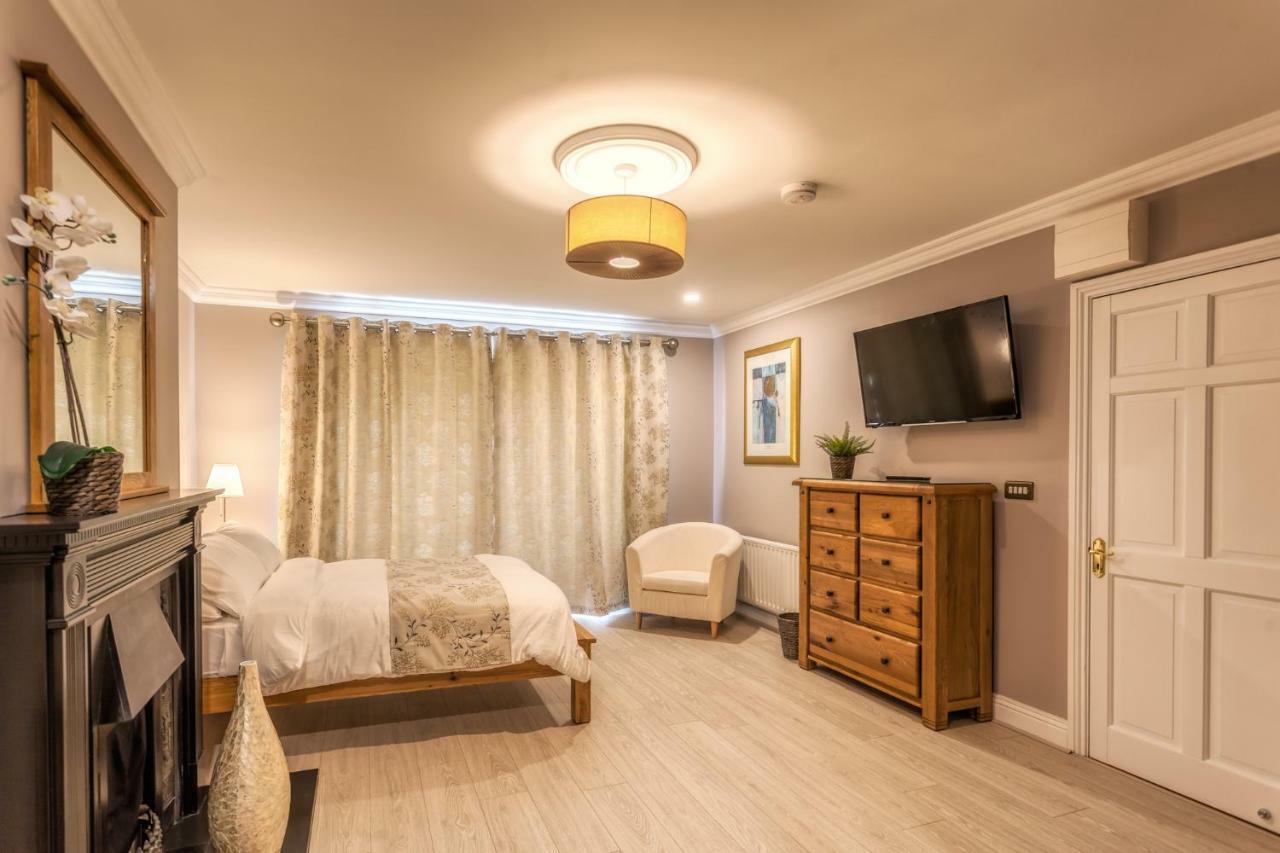 Tintawn House Hotell Sandyford Exteriör bild