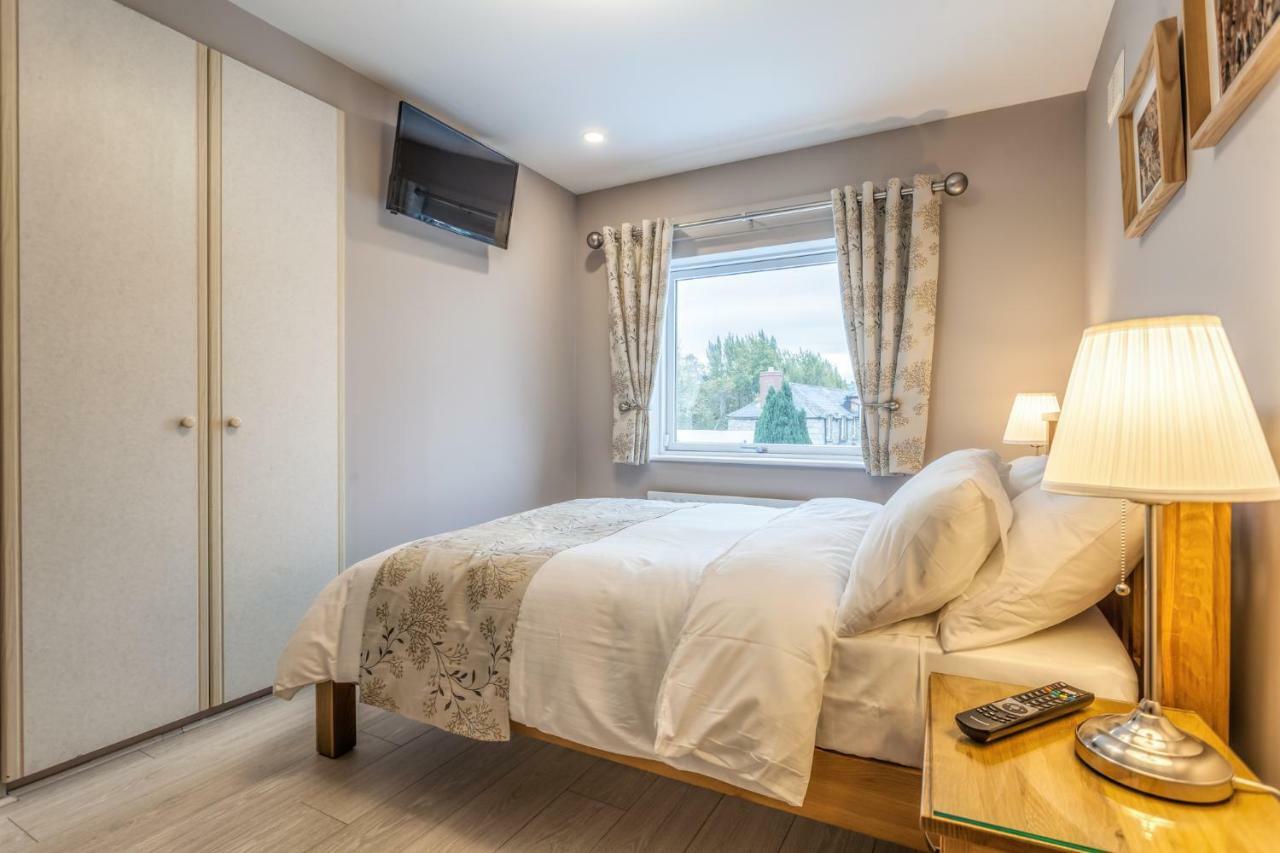 Tintawn House Hotell Sandyford Exteriör bild