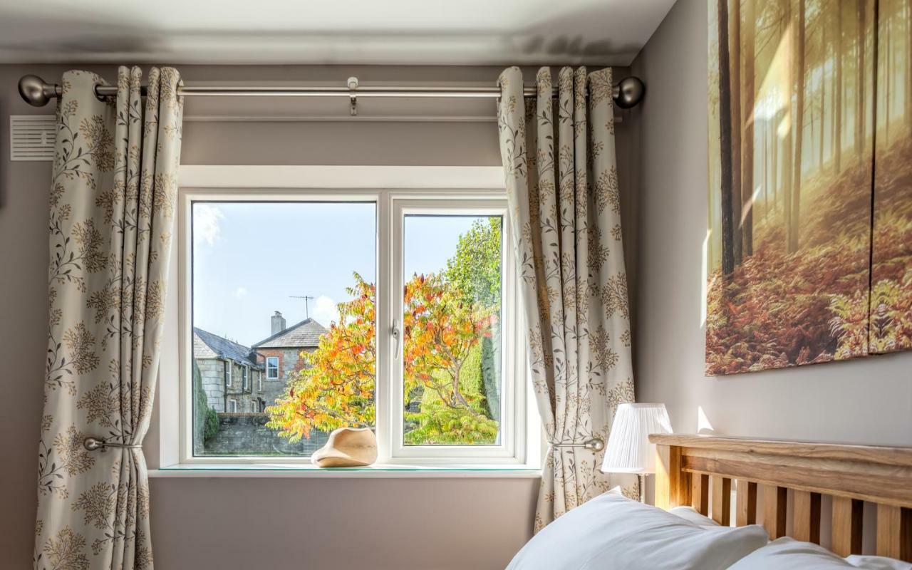 Tintawn House Hotell Sandyford Exteriör bild
