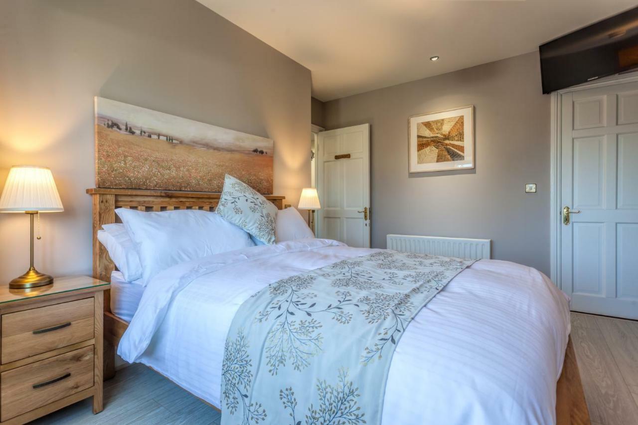 Tintawn House Hotell Sandyford Exteriör bild