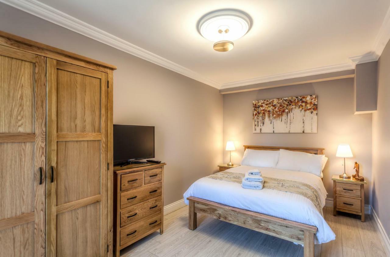 Tintawn House Hotell Sandyford Exteriör bild